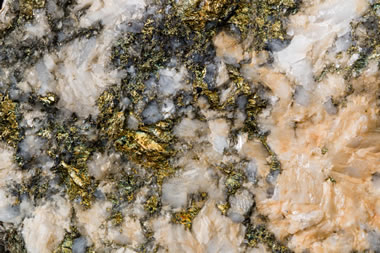 Chalcopyrite in Dolomite and Quartz