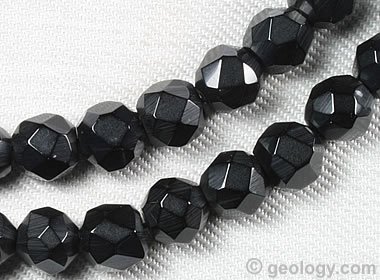 Faceted jet beads