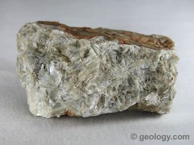 Radiating kyanite crystals