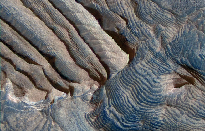 satellite image of sedimentary rocks on Mars